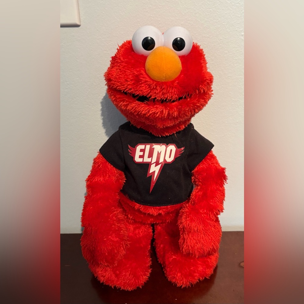 Dancing & Singing 2010 ELMO Let's Rock Sesame Street Hasbro 15" Battery Plush